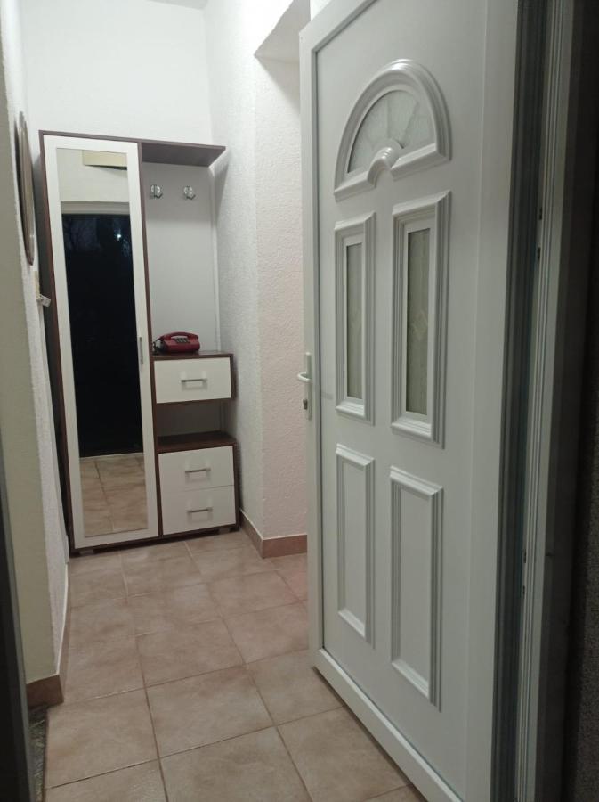 Apartman Lili Apartment Ливно Екстериор снимка